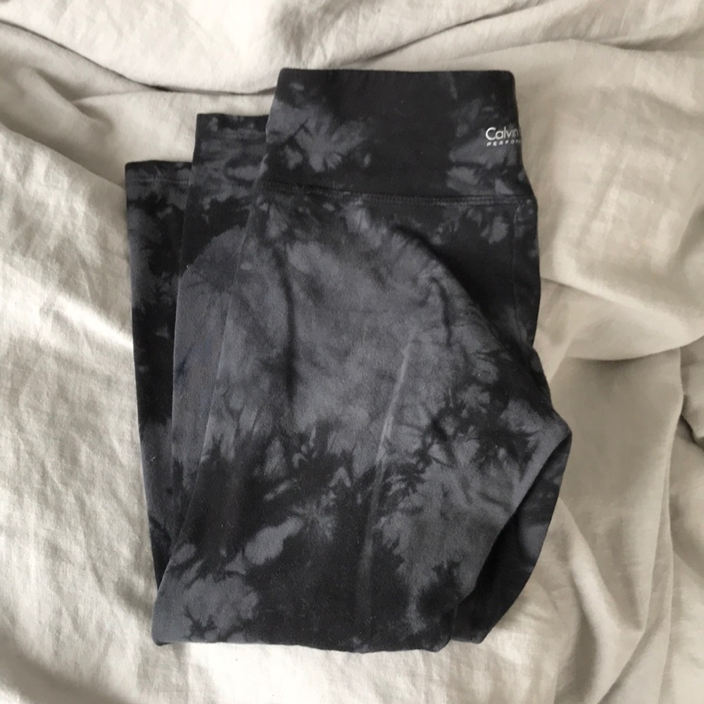 CALVIN KLEIN — Cropped Leggings